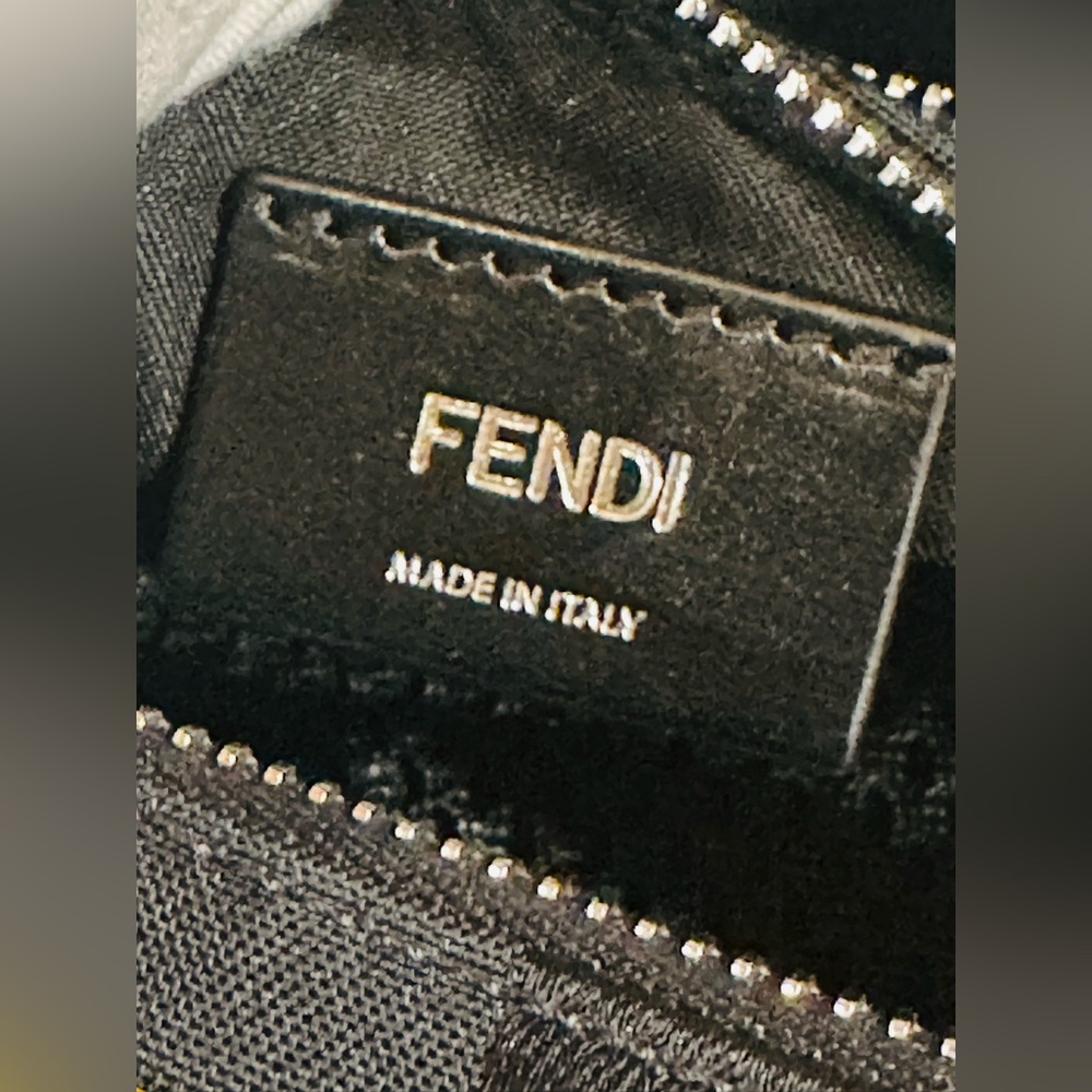 ๐ฅ FENDI BELTBAG BUMBAG CROSSBODY BAG w/ Dust Bag Size W 11โ X H 5.5โ - Picture 11 of 17